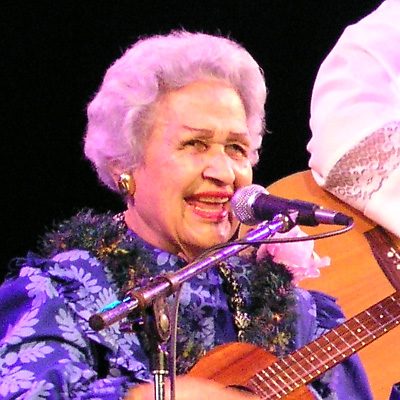 Aunty Genoa Keawe performing at the Honolulu Festival, March 2005